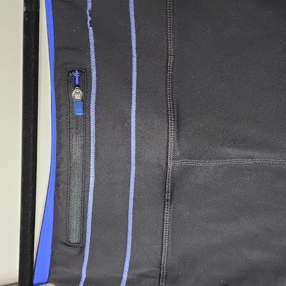 Athleta Capri Leggings Woman’s Size M - Picture 5 of 8